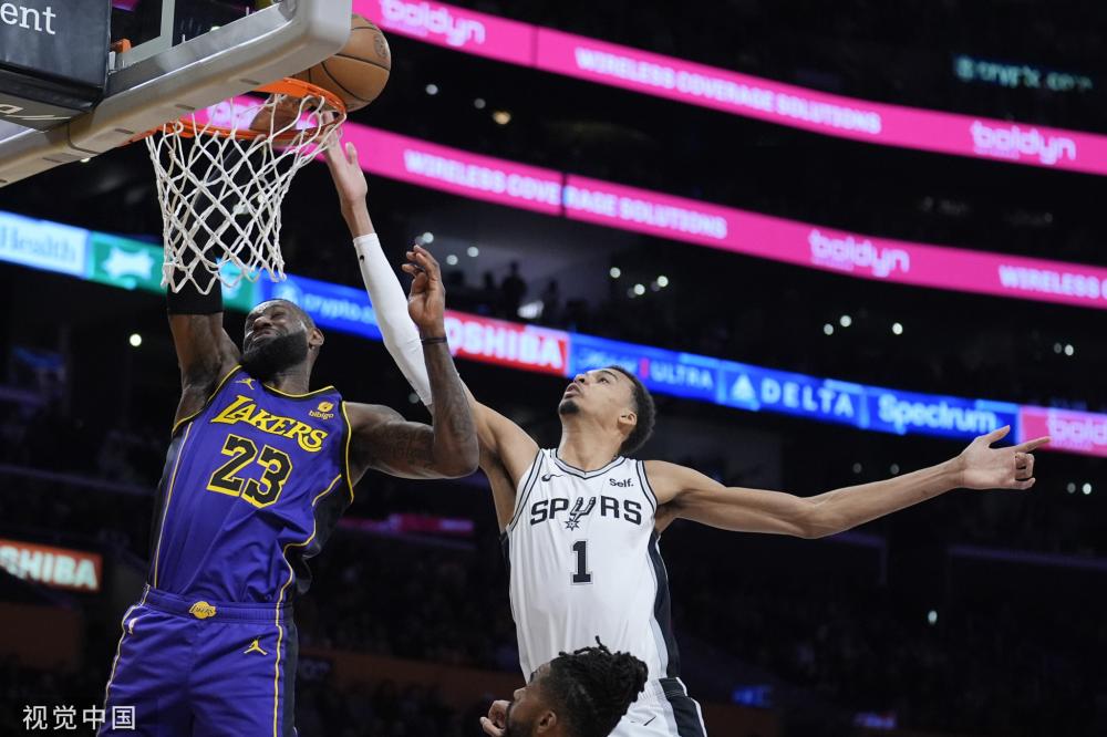 像卢卡库当 像卢卡库当